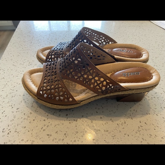 Earth ladies sandals with heel - Picture 2 of 4